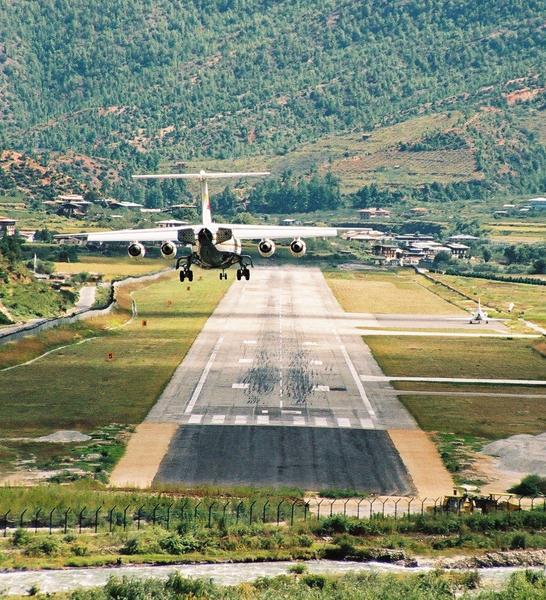 สนามบินปาโร ภูฏาน