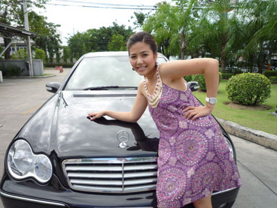 ชลรัศมี งาทวีสุข