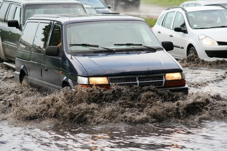  รู้เอาไว้! ระดับน้ำท่วมแค่ไหน ปลอดภัยเมื่อขับรถ