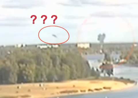 ว่าไปนั่น! มีตาดีเห็น UFO เหนือเครื่องบินทีมฮ็อกกี้รัสเซียตก