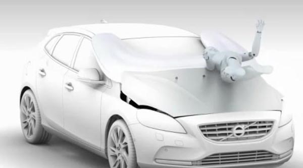 สุดล้ำ เทคโนยีใหม่ถุงลมนิรภัยนอกรถจาก Volvo V40
