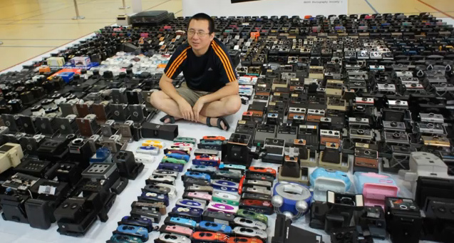 หนุ่มฮ่องกงครองแชมป์สะสมกล้องมากที่สุดในโลก