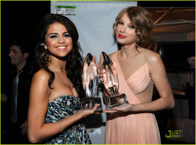 Selena Gomez และ Taylor Swift