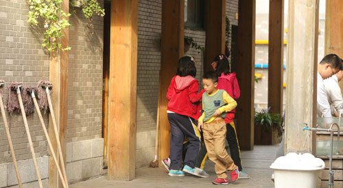 โรงเรียนจีนสุดอนาถ นักเรียนเกือบพันแต่มีห้องน้ำห้องเดียว