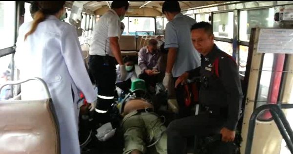 โชเฟอร์รถเมล์สาย 23 ขับรถพาคนป่วยส่งถึงโรงพยาบาล