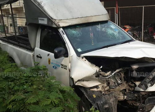 หมอกทำพิษ รถกระบะชนรถรับ-ส่งนักเรียน ที่ปทุมธานี เจ็บ 19 ราย