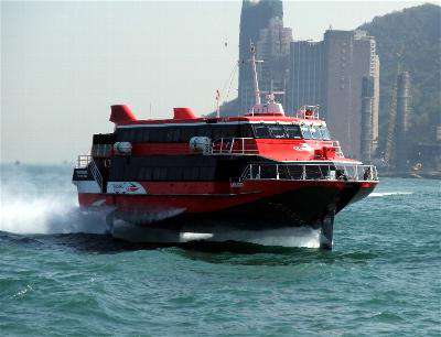 เรือเฟอร์รี่ฮ่องกงชนวัตถุปริศนา ผู้โดยสารบาดเจ็บ 85 ราย