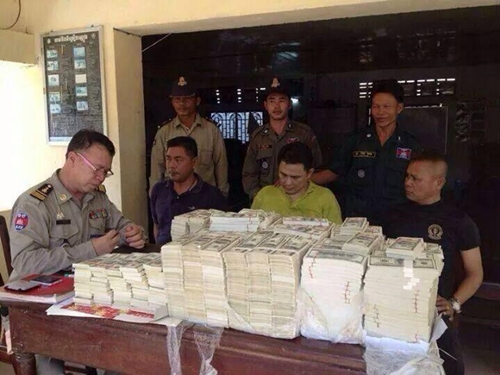 ตำรวจกัมพูชารวบ 3 ทหารเรือไทย ขนแบงก์ดอลลาร์ปลอม