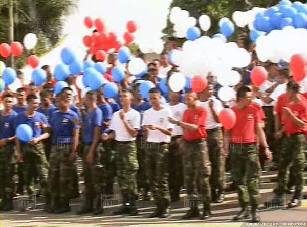 ทหารจับมือดารา ร่วมถ่าย MV รักกันไว้เถิด ปลุกใจรักชาติ