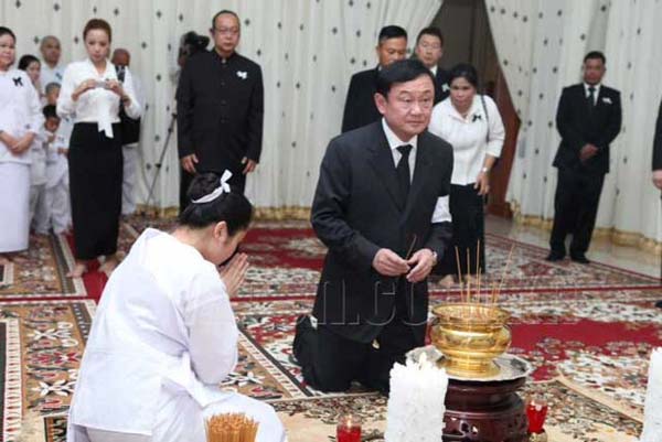ทักษิณ ชินวัตร บินเขมร ร่วมงานศพพ่อสมเด็จฮุน เซน