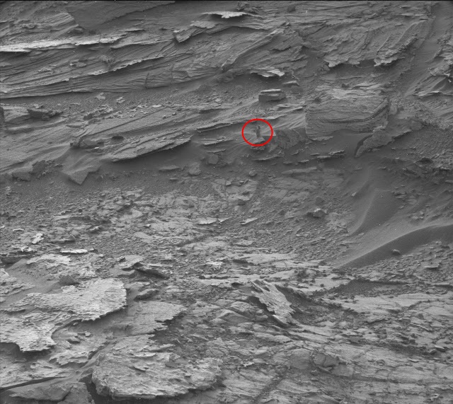 ยานสำรวจ NASA จับภาพหญิงชุดดำบนดาวอังคาร