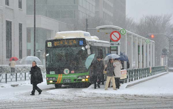 หิมะถล่มญี่ปุ่นยอดตายพุ่ง 11 ราย ระงับเที่ยวบินหลายสาย