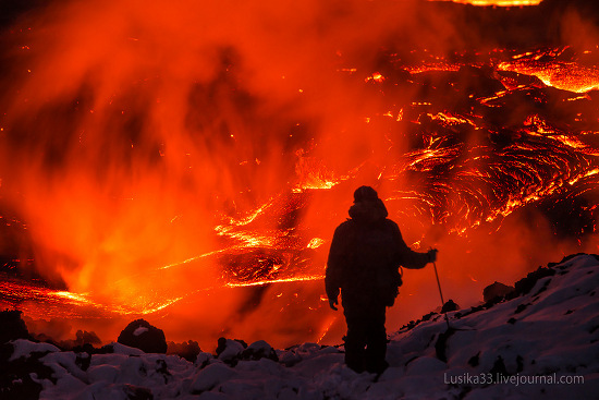 ตระการตา ภาพหายากแม่น้ำแห่งเพลิงที่รัสเซีย จากภูเขาไฟปะทุ