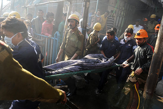 ไฟไหม้ตลาดในเมืองกัลกัตตาของอินเดีย ดับแล้ว 19 ราย
