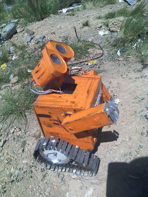 หนุ่มวัย 17 สร้าง WALL-E หุ่นยนต์กำจัดขยะของจริง จากเศษขยะ ! 