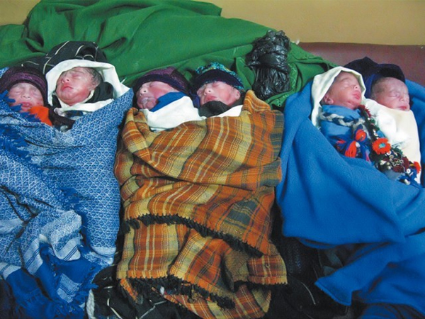 แม่ปากีสถาน คลอดทารกแฝด 6 ปลอดภัยทั้งแม่ลูก