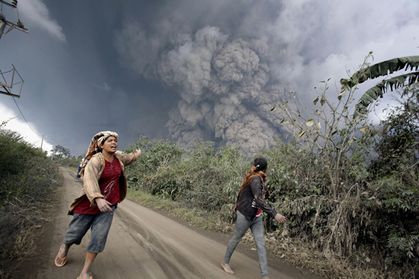 ภูเขาไฟซินาบุง อินโดนีเซีย ระเบิด คร่าชีวิตประชาชนแล้ว 16 ศพ