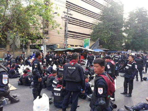 ศรส. ขอคืนพื้นที่