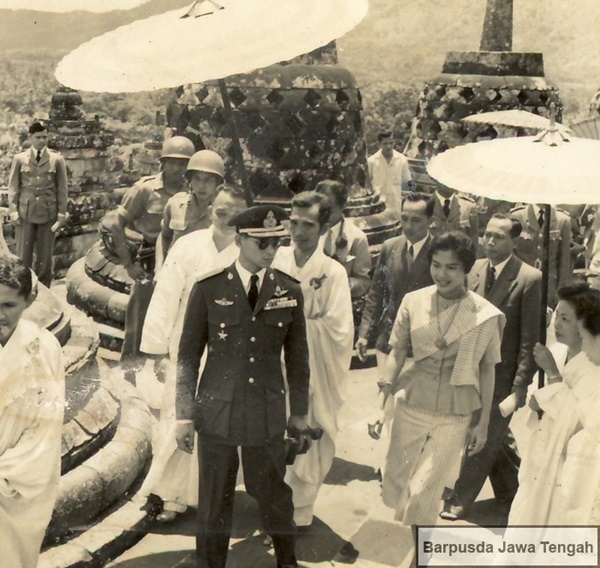 พระบาทสมเด็จพระปรมินทรมหาภูมิพลอดุลยเดช เสด็จเยือนประเทศอินโดนีเซีย 