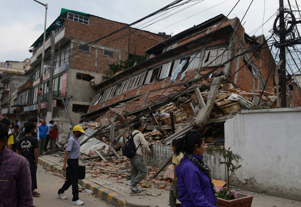 แผ่นดินไหวเนปาล ยอดผู้เสียชีวิตพุ่งไม่หยุด ล่าสุด 2,500 ราย