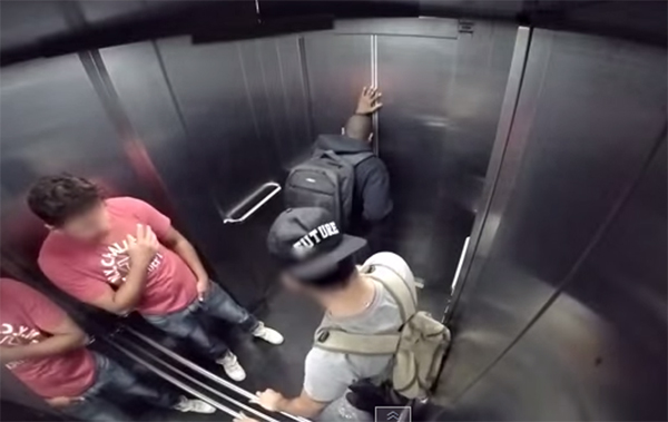 เหม็นหึ่งทั้งลิฟต์ !! คลิปแกล้งคนภายในลิฟต์ ด้วยการตดจนขี้พุ่ง