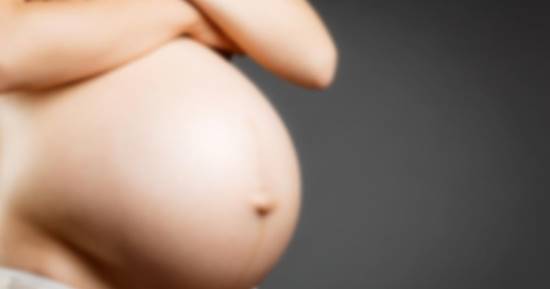 สาววัย 18 ท้องไม่รู้ตัว คลอดลูกในห้องน้ำ-สามีงงเพิ่งคบกัน 4 เดือน 