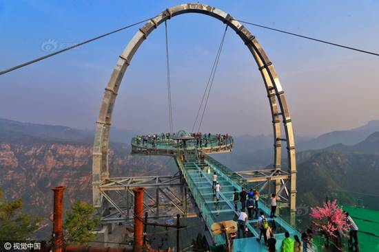 เสียวน่าดู จีนเปิดตัวสะพานกระจกใสแห่งใหญ่ที่สุดในโลก