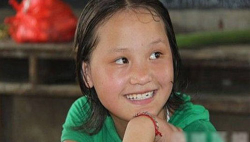 เด็กหญิงจีนน้ำใจงาม แบกเพื่อนซี้ป่วยโปลิโอไปโรงเรียนทุกวันเด็กหญิงจีนน้ำใจงาม แบกเพื่อนซี้ป่วยโปลิโอไปโรงเรียนทุกวัน