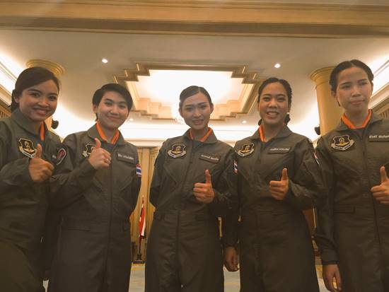 เปิดตัวแล้ว นักบินหญิง 5 คนแรก แห่งกองทัพอากาศไทย