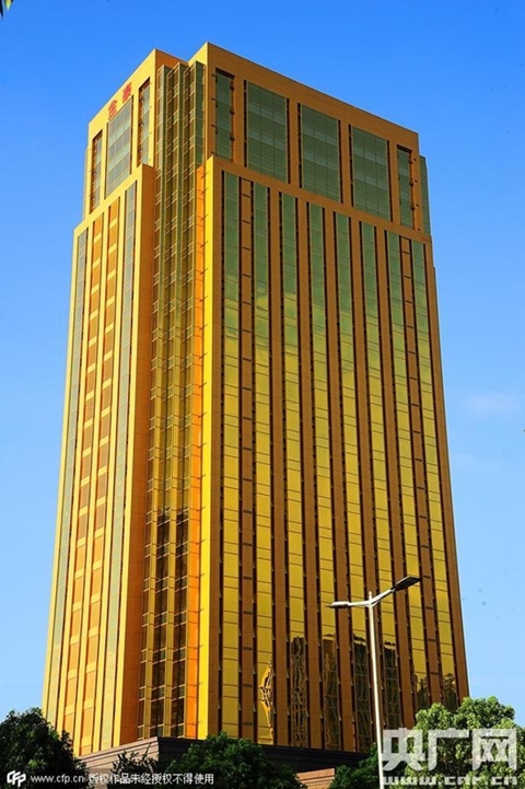 จีนอวดตึกทองคำ 99.9 เมตร โดดเด่นอร่ามกลางใจเมือง
