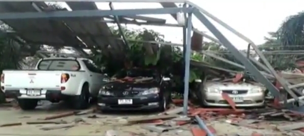 พายุซัดเสาไฟฟ้าล้มที่อยุธยา 88 ต้น บ้านเรือน-รถพังระเนระนาด