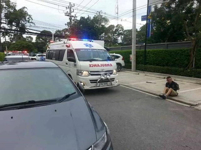 รปภ. ถูกกลุ่มชายฉกรรจ์รุมทำร้าย