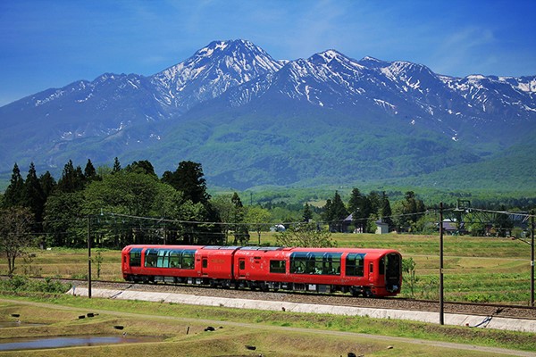 รถไฟ Echigo TOKImeki