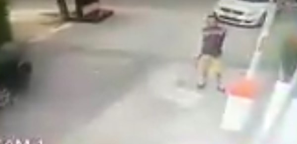 รปภ. ถูกกลุ่มชายฉกรรจ์รุมทำร้าย