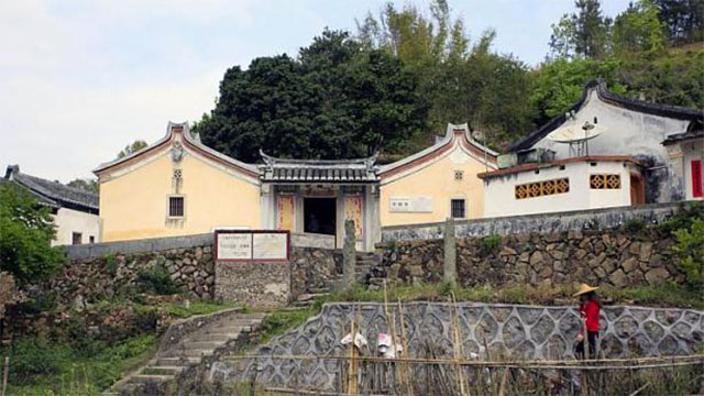 จีนทุ่มเงินปรับปรุงบ้านบรรพบุรุษ ลี กวน ยู เป็นแหล่งท่องเที่ยว