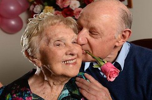 106 ปียังไม่สาย! ทวดออสซี่พบรักแท้กับคุณปู่วัย 73