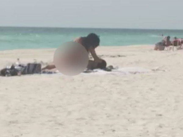 คู่รักร้อนฉ่าส่อติดคุก 15 ปี หลังมีเซ็กส์บนชายหาดกลางวันแสก ๆ