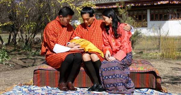 Bir dostim uni xotiniga kiritdi