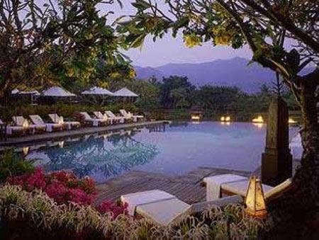  โฟร์ ซีซั่นส์ รีสอร์ท