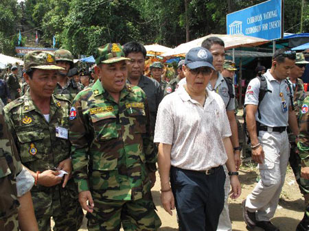 นายกษิต ภิรมย์ หารือกัมพูชา เรื่อง ปราสาทเขาพระวิหาร