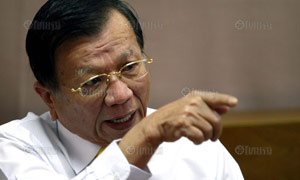 เสนาะ เทียนทอง