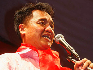 นายเกียรติกร พากเพียรศิลป์