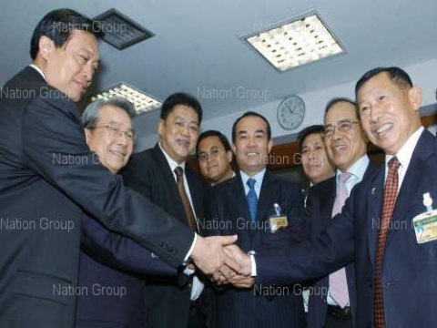แก้รัฐธรรมนูญ