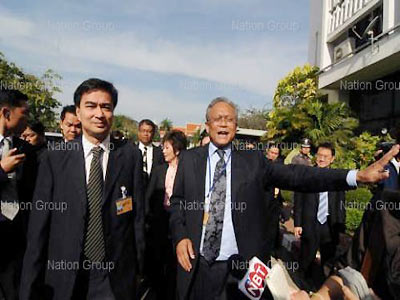 อภิสิทธิ์ เวชชาชีวะ - สุเทพ เทือกสุบรรณ