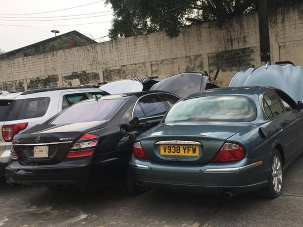 ปธน.ดูเตอร์เต สั่งทุบรถหรูหนีภาษี