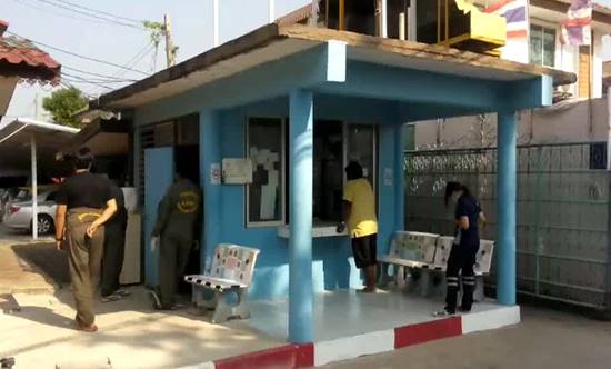 พิษอากาศร้อนจัด ! ลุงยามวัย 60 ปี พักหลบแดด เจออีกทีตายคาป้อมโรงเรียน พิษอากาศร้อนจัด ! ลุงยามวัย 60 ปี พักหลบแดด เจออีกทีตายคาป้อมโรงเรียน