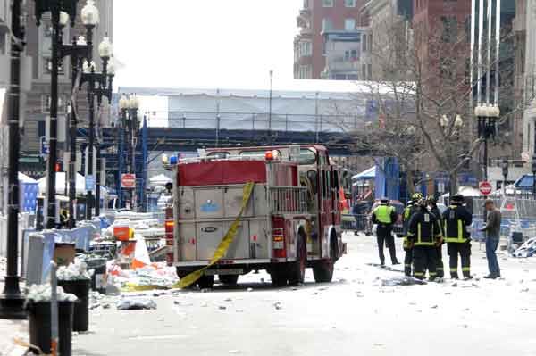 ระเบิดบอสตัน สหรัฐฯ ตาย 2 เจ็บนับร้อย