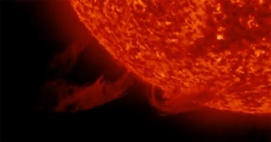 นาซาเผยดวงอาทิตย์พ่นมวลโคโรนามายังโลก ยันไม่น่าวิตก