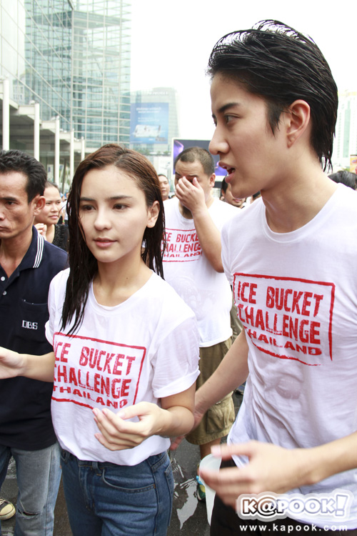 Ice Bucket Challenge th เซ็นทรัลเวิลด์ ดาราไทยร่วมราดน้ำแข็ง
