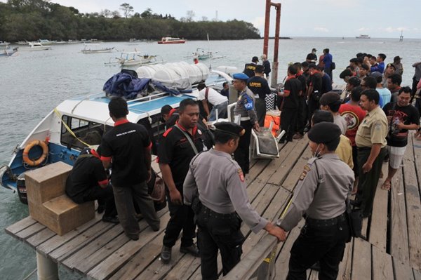 เรือข้ามฟากระเบิดที่บาหลี